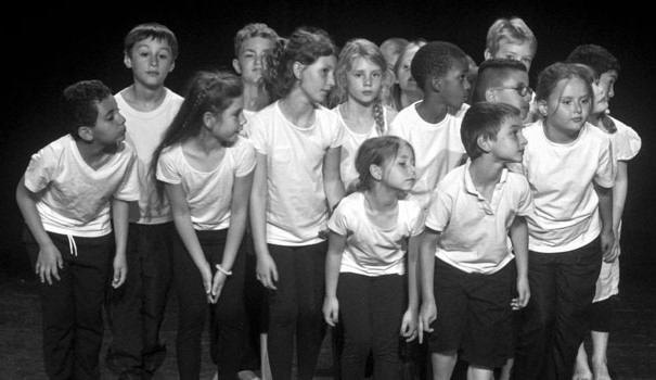 THEA DANS L'AUBE | RENCONTRE AVEC LE THÉÂTRE DANS VOS CLASSES