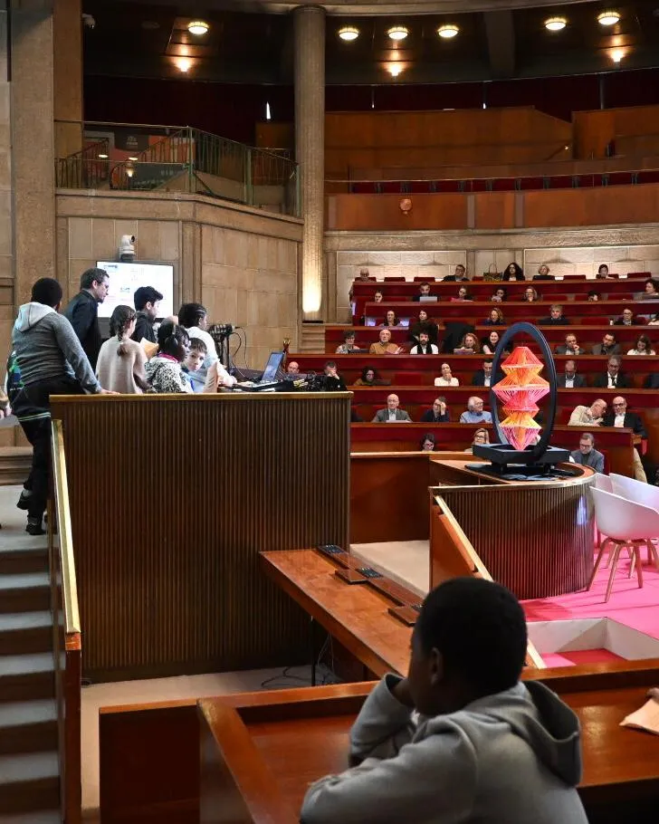 Salle et flamme coopérative